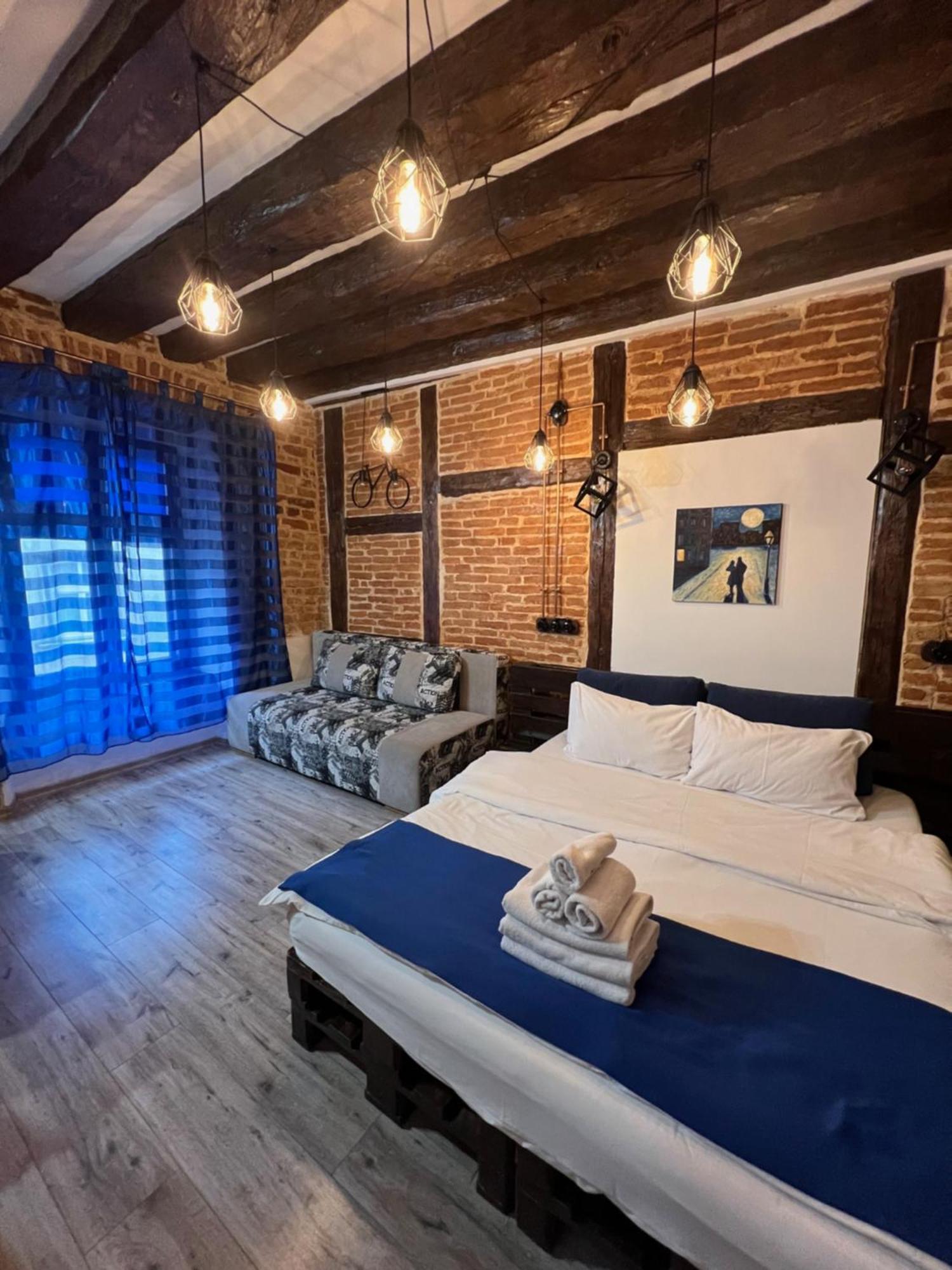 Cozy Loft В Самому Центрі Львова Apartment Luaran gambar