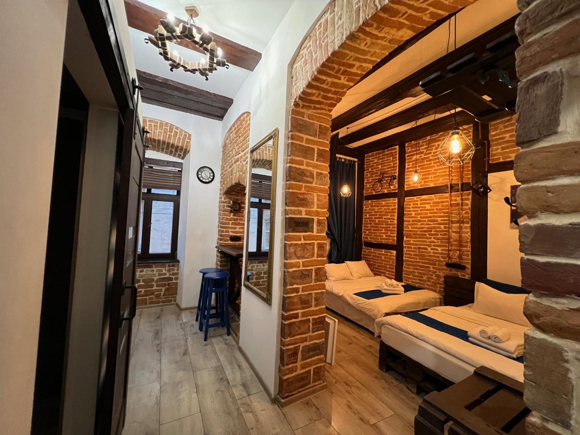 Cozy Loft В Самому Центрі Львова Apartment Luaran gambar