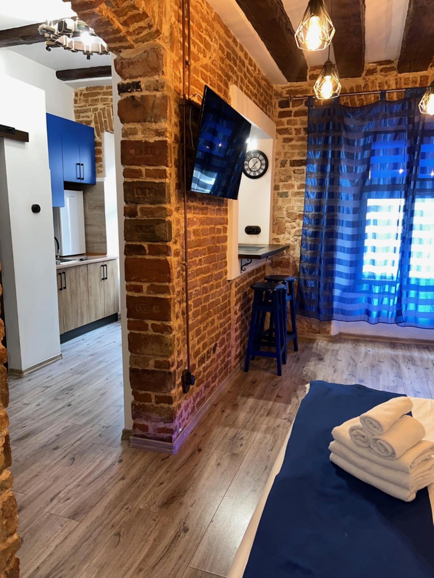 Cozy Loft В Самому Центрі Львова Apartment Luaran gambar